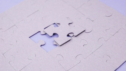 business-concept-with-jigsaw-puzzle_optimized_100
